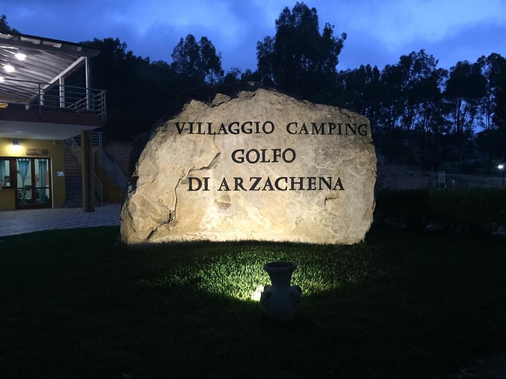 קניגיונה Villaggio Camping Golfo Di Arzachena מראה חיצוני תמונה